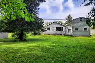 242 Winnebago Ave, Portage, WI 53901 - Photo 2