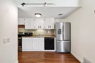 545 D'onofrio Dr, Madison, WI 53719 - Photo 6