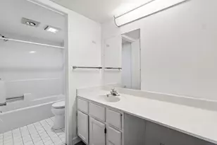 545 D'onofrio Dr, Madison, WI 53719 - Photo 18