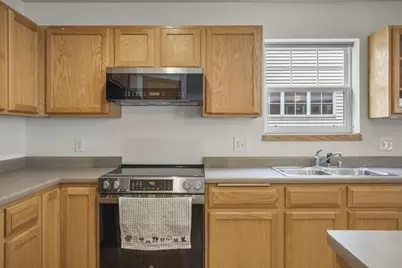 1565 Okeeffe Avenue, Sun Prairie, WI 53590 - Photo 12