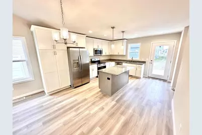 317 Orchid Avenue, Stoughton, WI 53589 - Photo 8