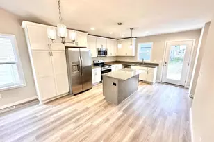 317 Orchid Ave, Stoughton, WI 53589 - Photo 8