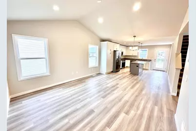 309 Orchid Avenue, Stoughton, WI 53589 - Photo 4