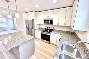 309 Orchid Ave, Stoughton, WI 53589 - Photo 6