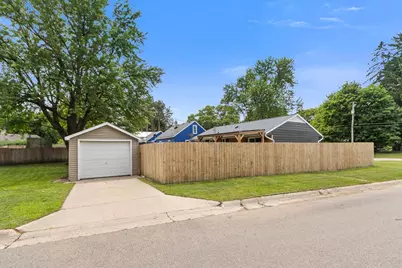221 Highland Avenue, Portage, WI 53913 - Photo 2