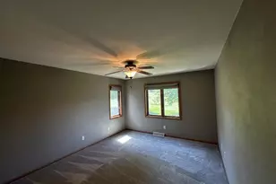 2401 Autumn Crest Rd, Stoughton, WI 53589 - Photo 10
