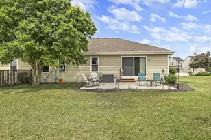 614 Belmont Dr, Watertown, WI 53094 - Photo 32