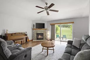 614 Belmont Dr, Watertown, WI 53094 - Photo 2
