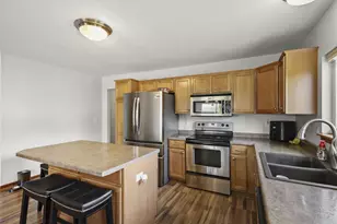 614 Belmont Dr, Watertown, WI 53094 - Photo 8