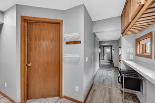 612 S Brooks St, Madison, WI 53715 - Photo 8