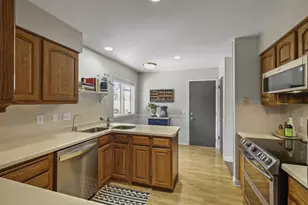 7208 Friendship Ln, Middleton, WI 53562 - Photo 10