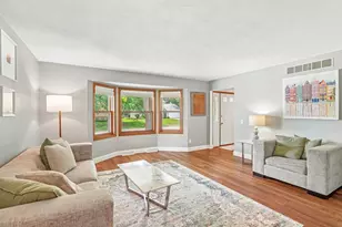 5838 Roanoke Dr, Fitchburg, WI 53719 - Photo 10