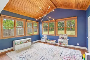 5838 Roanoke Dr, Fitchburg, WI 53719 - Photo 2
