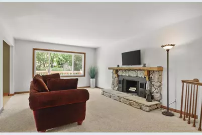 14 Weeping Birch Circle, Madison, WI 53704 - Photo 2