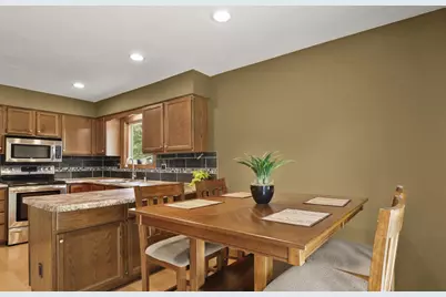 14 Weeping Birch Circle, Madison, WI 53704 - Photo 10