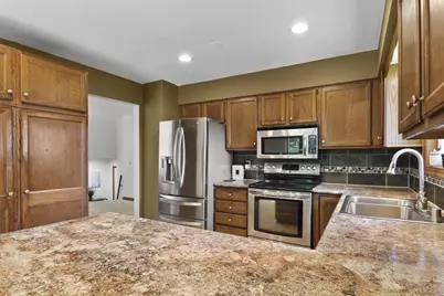 14 Weeping Birch Circle, Madison, WI 53704 - Photo 8