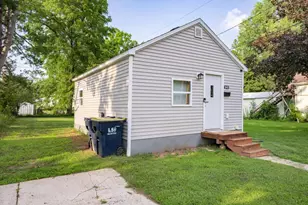 429 West Ave, Mauston, WI 53948 - Photo 2