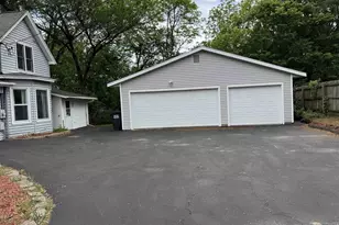 701 Hamilton St, Portage, WI 53901 - Photo 2