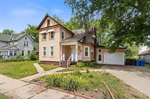 617 W Franklin St, Portage, WI 53901 - Photo 1