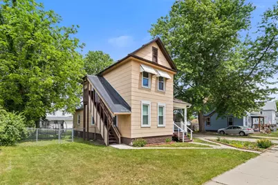 617 W Franklin Street, Portage, WI 53901 - Photo 2