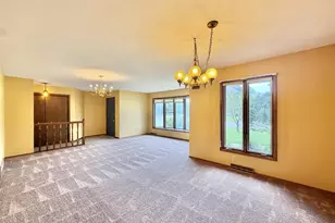928 Columbia Dr, Janesville, WI 53546 - Photo 4