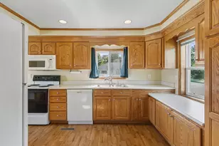 327 N Main St, Pardeeville, WI 53954 - Photo 16