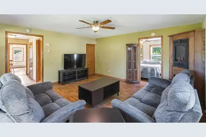 327 N Main Street, Pardeeville, WI 53954 - Photo 4