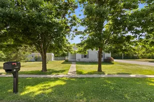 327 N Main St, Pardeeville, WI 53954 - Photo 42