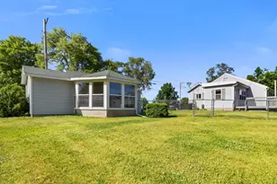 327 N Main St, Pardeeville, WI 53954 - Photo 30