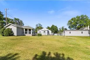 327 N Main St, Pardeeville, WI 53954 - Photo 28