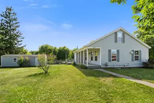 327 N Main St, Pardeeville, WI 53954 - Photo 2