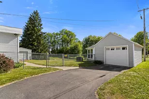 327 N Main St, Pardeeville, WI 53954 - Photo 40