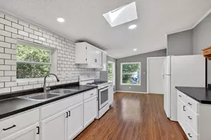 868 Norman Dr, Stoughton, WI 53589 - Photo 8