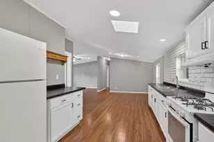868 Norman Dr, Stoughton, WI 53589 - Photo 10