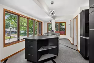 434 Berwyn Dr, Madison, WI 53711 - Photo 18