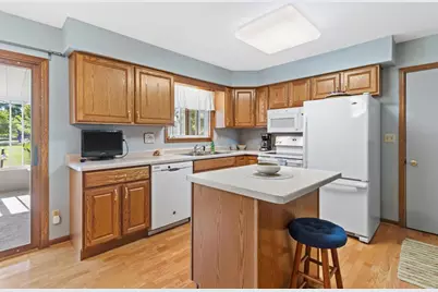 839 Suellen Lane, Portage, WI 53901 - Photo 6