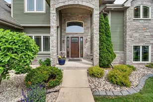 1161 Heritage Ct, Sun Prairie, WI 53590 - Photo 2