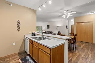 410 New Age Cir, Verona, WI 53593 - Photo 8