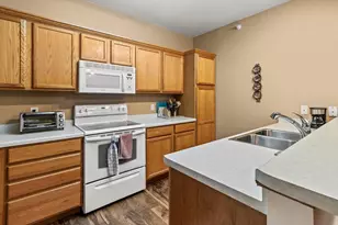410 New Age Cir, Verona, WI 53593 - Photo 2