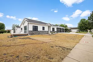 217 Dale Dr, Lodi, WI 53555 - Photo 4