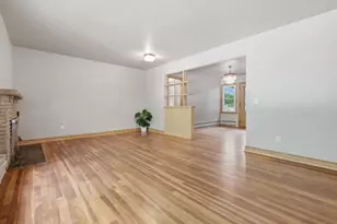 1305 E Johnson St, Madison, WI 53703 - Photo 10