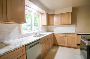 1305 E Johnson St, Madison, WI 53703 - Photo 20