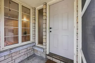 1305 E Johnson St, Madison, WI 53703 - Photo 8