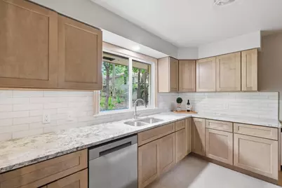 1305 E Johnson Street, Madison, WI 53703 - Photo 16