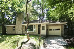 1305 E Johnson St, Madison, WI 53703 - Photo 1