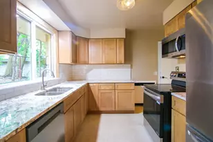 1305 E Johnson St, Madison, WI 53703 - Photo 18