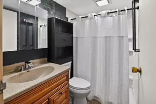 7106 Fortune Dr, Middleton, WI 53562 - Photo 18