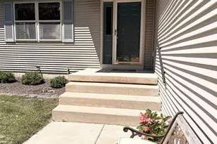 1340 Prairie Rose Dr, Sun Prairie, WI 53590 - Photo 2