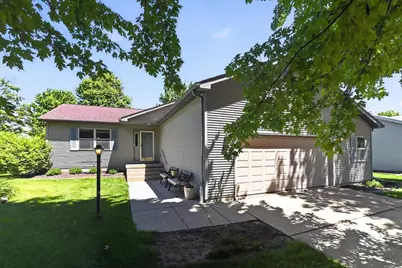 1340 Prairie Rose Drive, Sun Prairie, WI 53590 - Photo 2