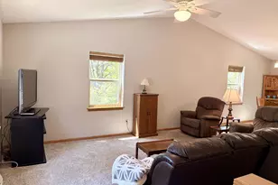 1340 Prairie Rose Dr, Sun Prairie, WI 53590 - Photo 4